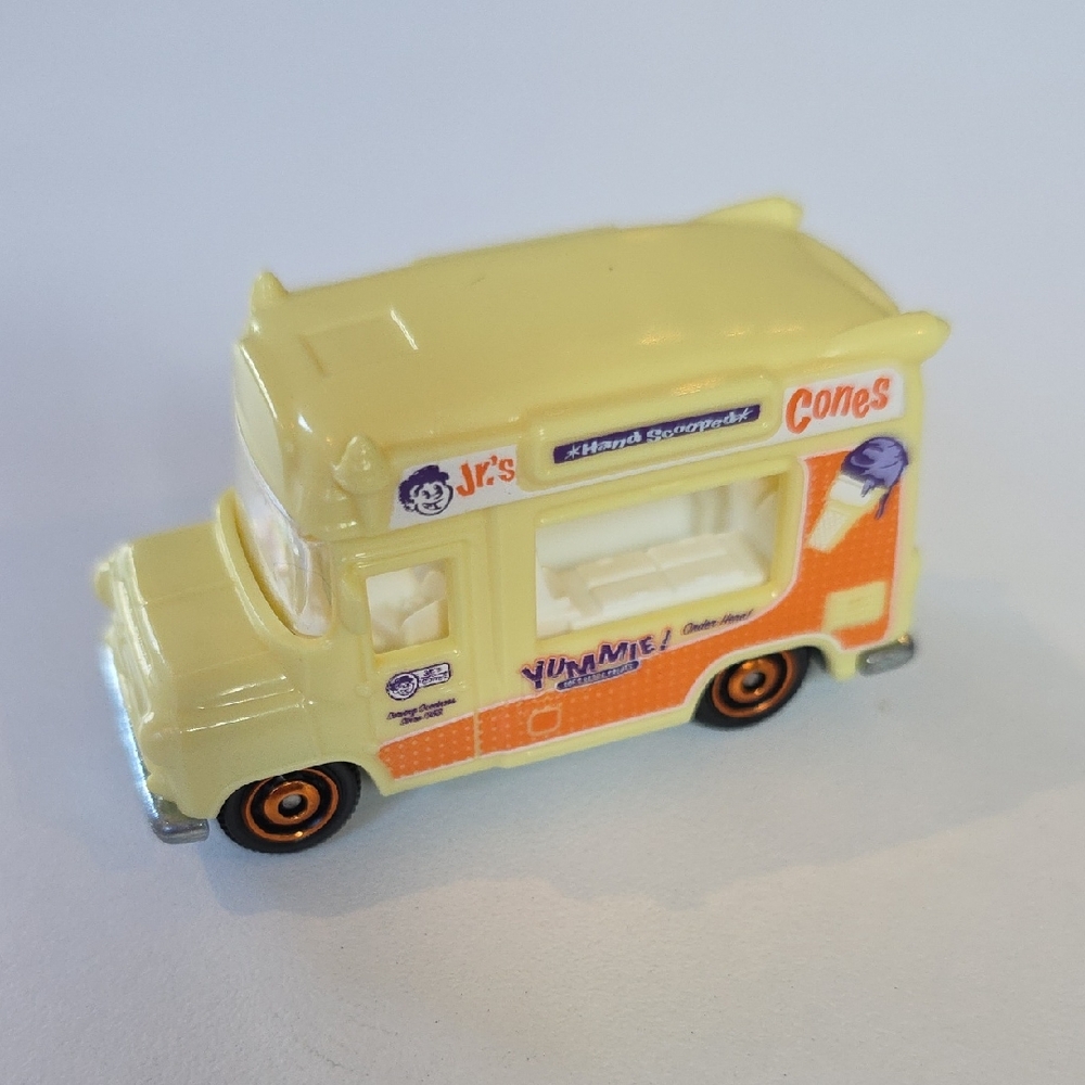 🏁 Matchox Yellow Toy Ice Cream Van - Ice Cream King